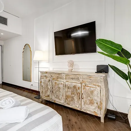 度假居 Next To Spanish Square - Romedreamhome *