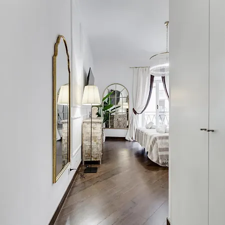 Next To Spanish Square - Romedreamhome *