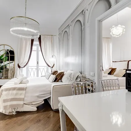 Next To Spanish Square - Romedreamhome *
