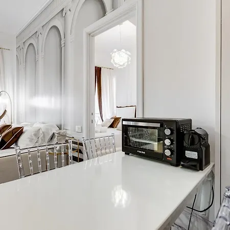 Next To Spanish Square - Romedreamhome