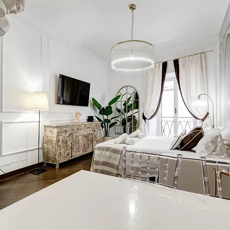 Next To Spanish Square - Romedreamhome *